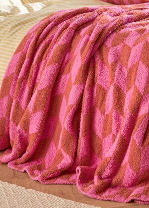 Olsen Geometric Throw Pink Pop